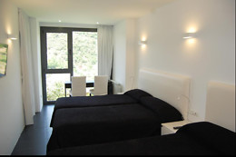 HOSTAL TRES CAMPANAS