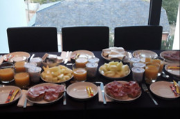 HOSTAL TRES CAMPANAS