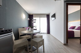 APARTHOTEL MIAMI PARK
