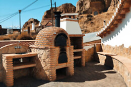 LA MADRIGUERA ECO CAVES
