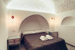 LA MADRIGUERA ECO CAVES