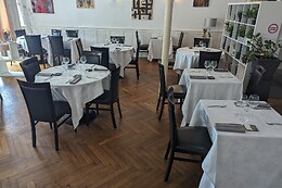 Hôtel de la poste Pontgibaud (LOGIS)