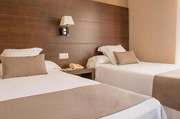 HOTEL A QUEIMADA