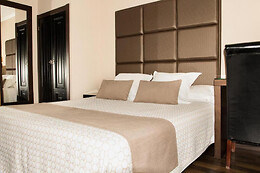 HOTEL A QUEIMADA