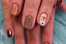 PINK NAILS LEON