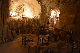 CUEVAS ALMAGRUZ