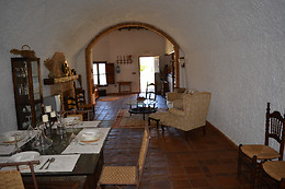 CUEVAS ALMAGRUZ