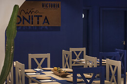 NIÑA BONITA CANTINA