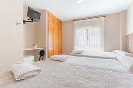 HOSTAL BUGAR