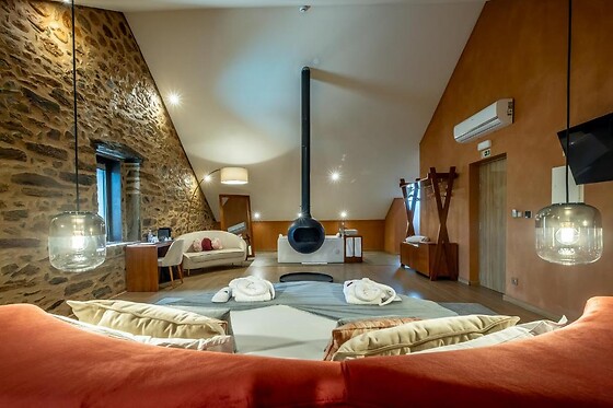 Cherry Sculpture Hotel - photo 14