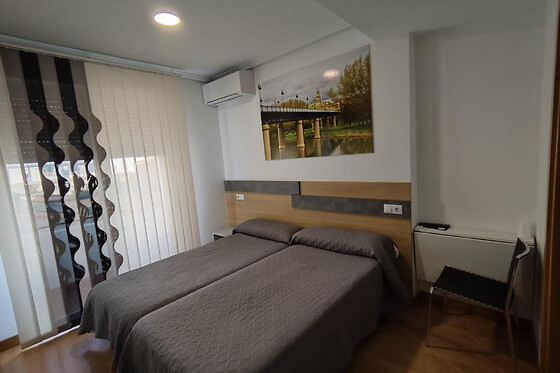 HOSTAL RIOJA CONDESTABLE - photo 2