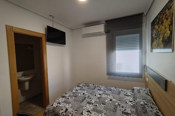 HOSTAL RIOJA CONDESTABLE - photo 1