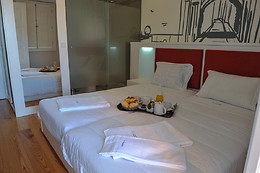 Trovador City Guest House