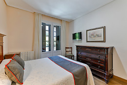 HOTEL SANTILLANA