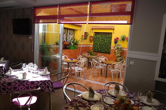 HOSTAL RESTAURANTE CALDERÓN DE LA BARCA - photo 4