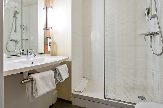Hotel Ibis Senlis - photo 3