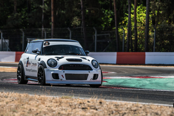 M Cave Motorsport Experience - photo 8