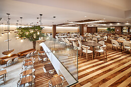 The Log Porto Hotel