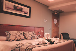 MOTEL CIES