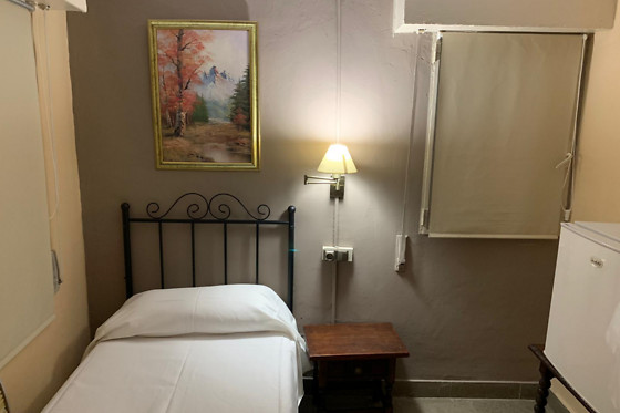HOSTAL COLÓN ANTEQUERA - photo 0